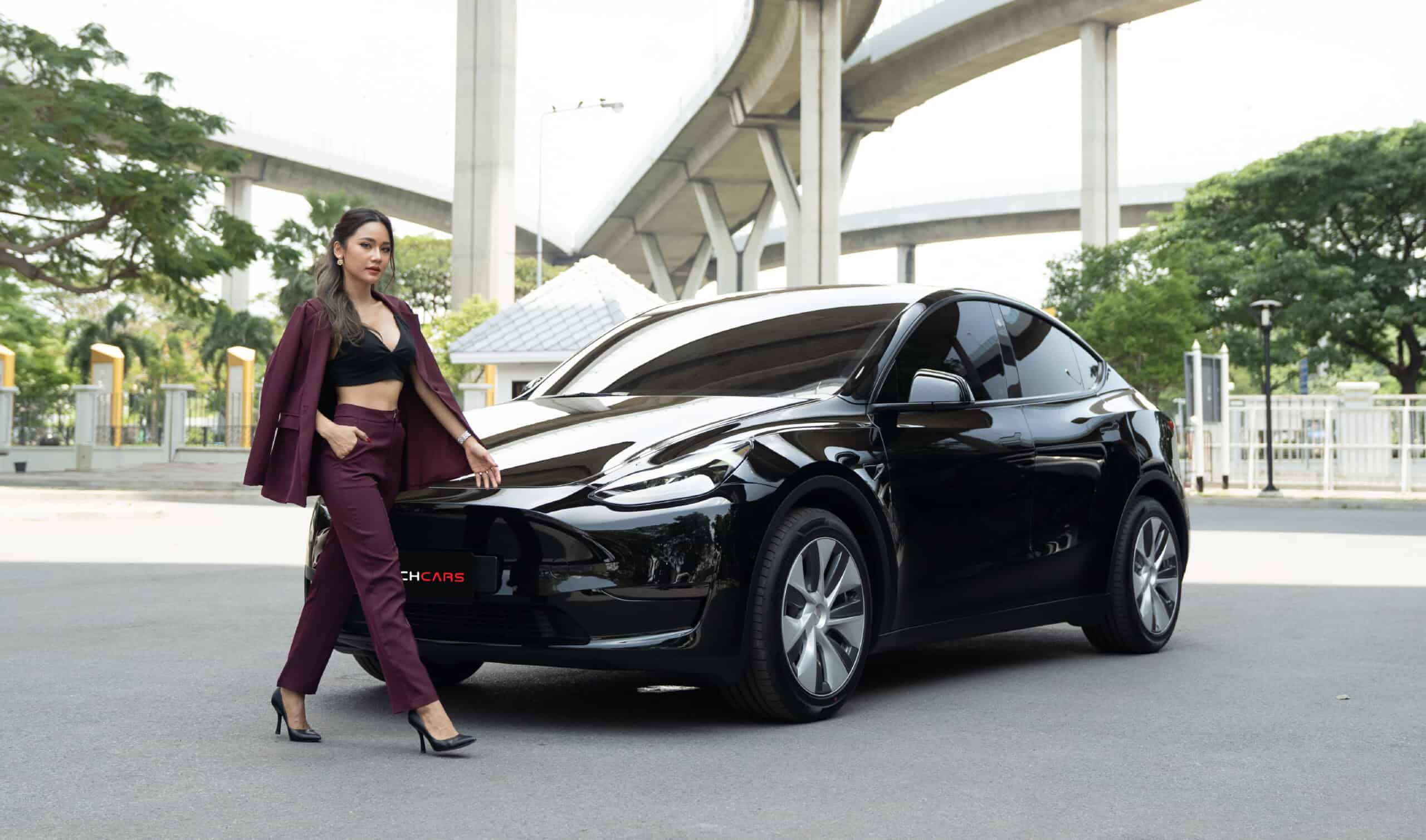 ก่อนตัดสินใจซื้อรถ Tesla อย่าลืม! เช่ารถ EV กับ Richcars ก่อน