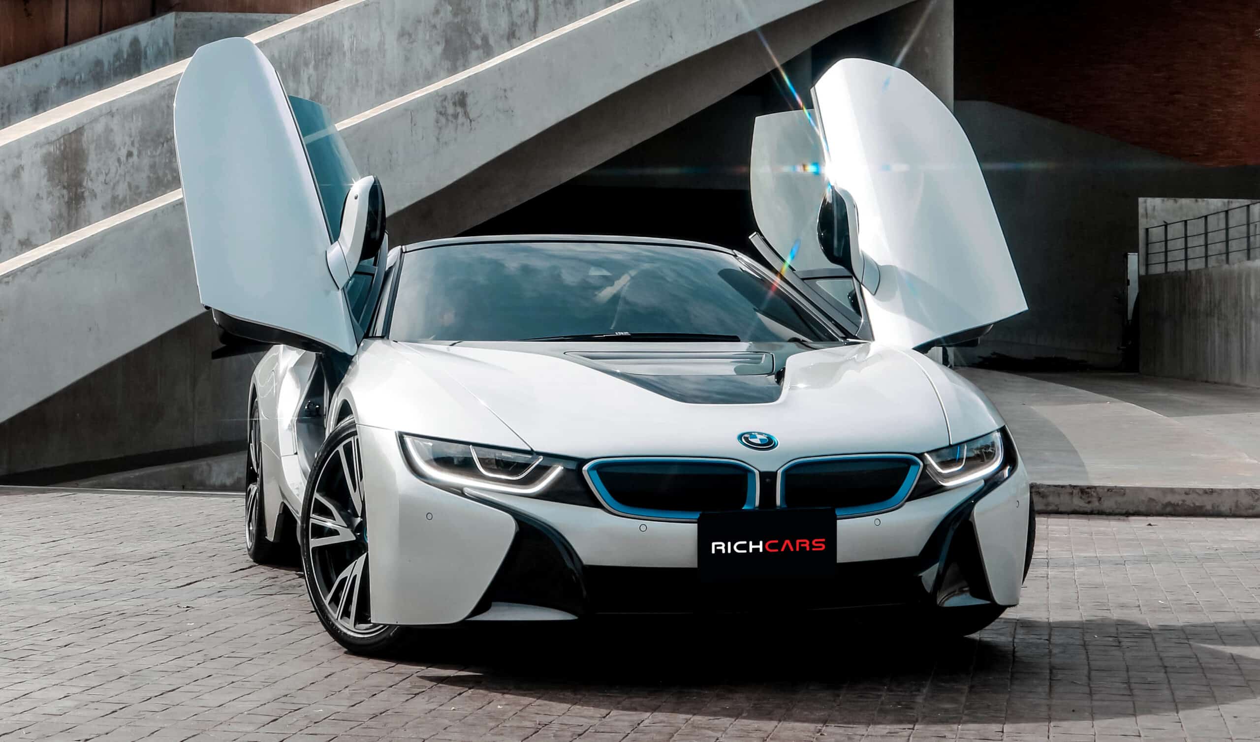 เช่ารถยุโรป BMW i8 Roadster รถยุโรปพลังงทางเลือก