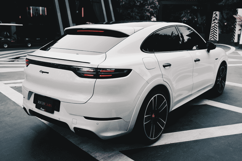 Cayenne Coupe_00-min