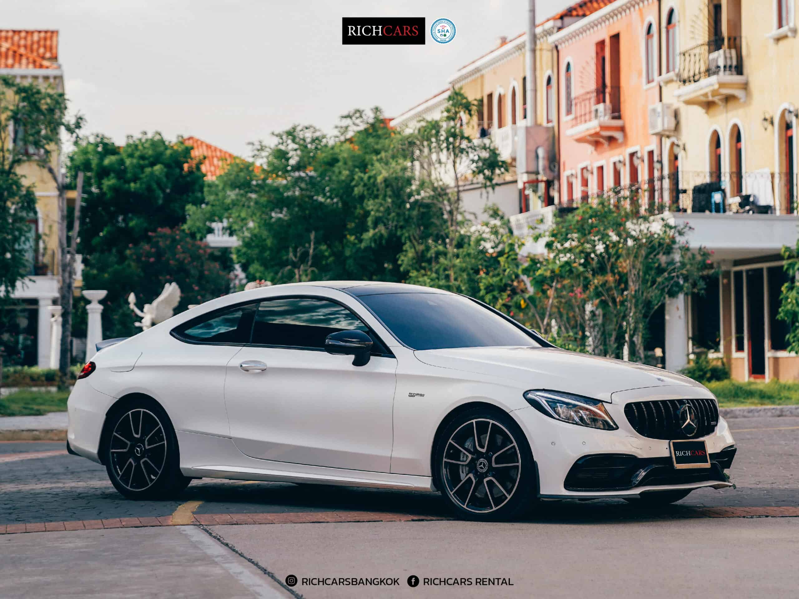 Mercedes-Benz C-Class Coupe รถหรูคูเป้ที่มาพร้อมกับดีไซน์ทันสมัยไม่มีเอ้าท์ Mercedes-Benz C-Class Coupe รถหรูคูเป้ที่มาพร้อมกับดีไซน์ทันสมัยไม่มีเอ้าท์