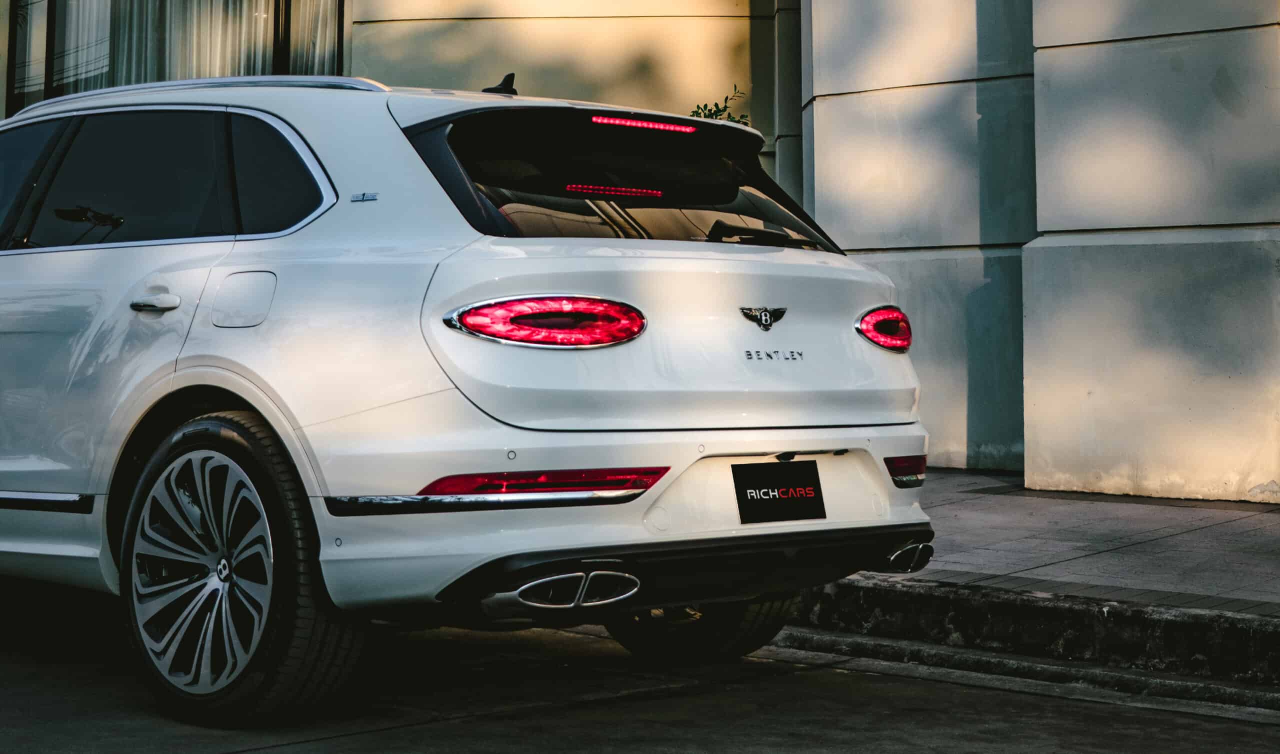 เช่ารถหรู Bentley Bentayga ตัวจริงของความพรีเมียมแห่งยุค