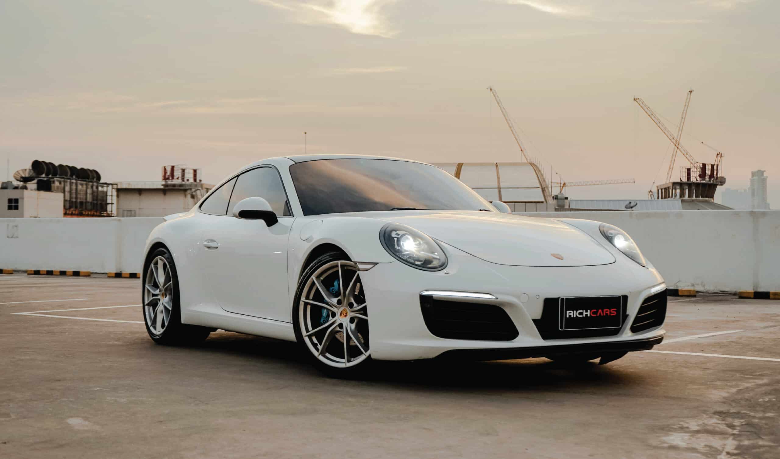 เช่ารถซุปเปอร์คาร์ Porsche Cayenne Coupe 959