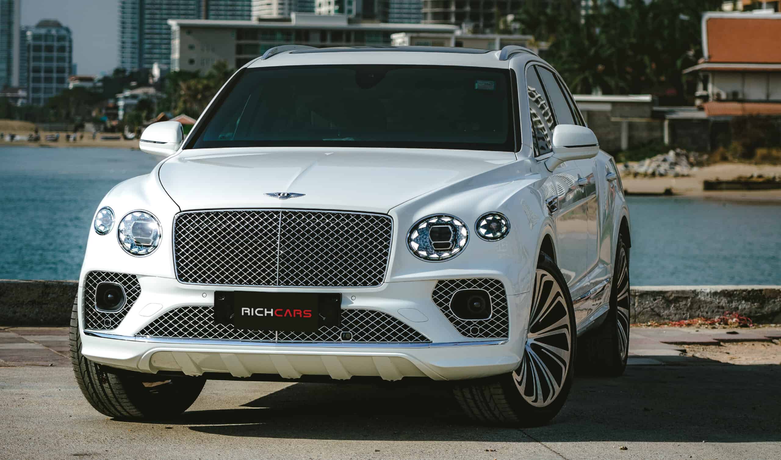 Bentley Bentayga เช่ารถหรูตัวท็อป เพียง 89,000.-/วัน