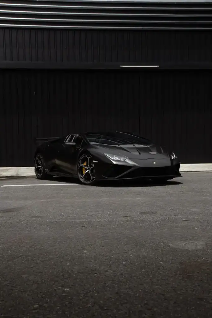 richcars-car-rental-lamborghini-huracan-evo-black-2024-1