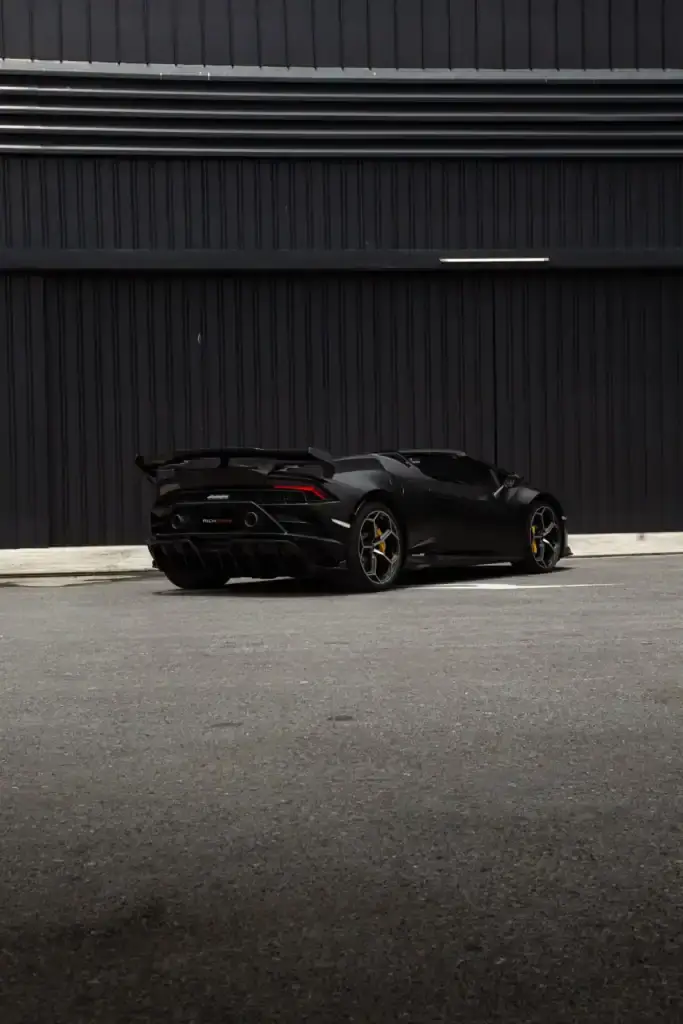 richcars-car-rental-lamborghini-huracan-evo-black-2024-3