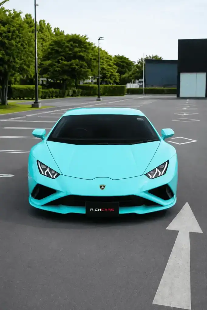 richcars-car-rental-lamborghini-huracan-evo-blue-2024-2
