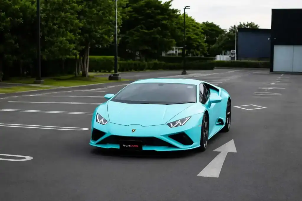 richcars-car-rental-lamborghini-huracan-evo-blue-2024-3