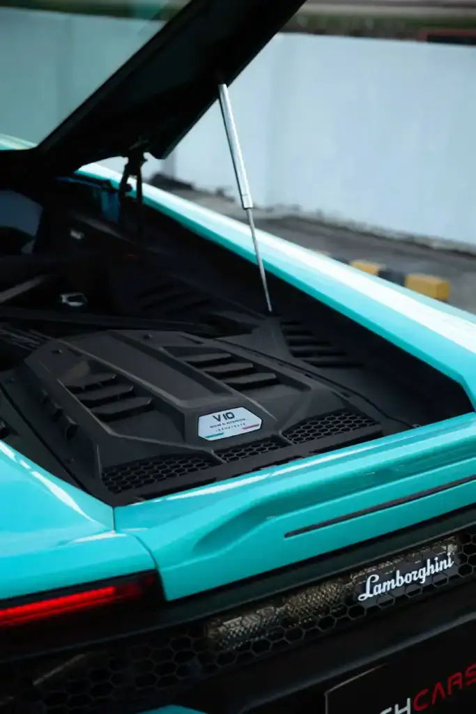 richcars-car-rental-lamborghini-huracan-evo-blue-2024-9